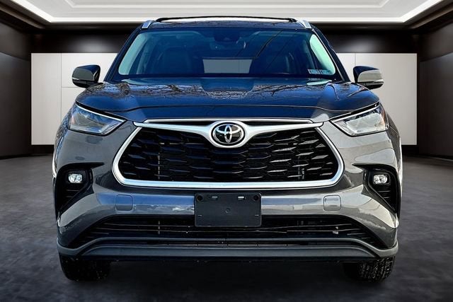 2023 Toyota Highlander — side profile view
